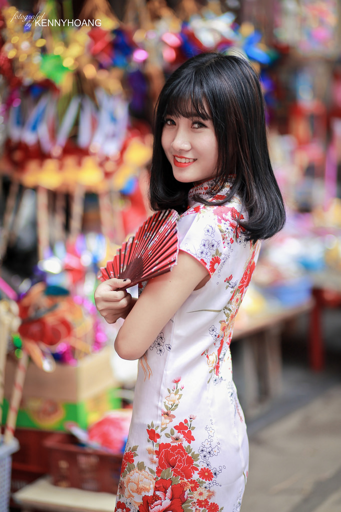色老头吮她的花蒂h